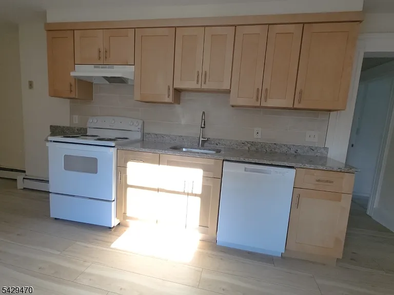 15 E Clay Ave #3 — Photo 2