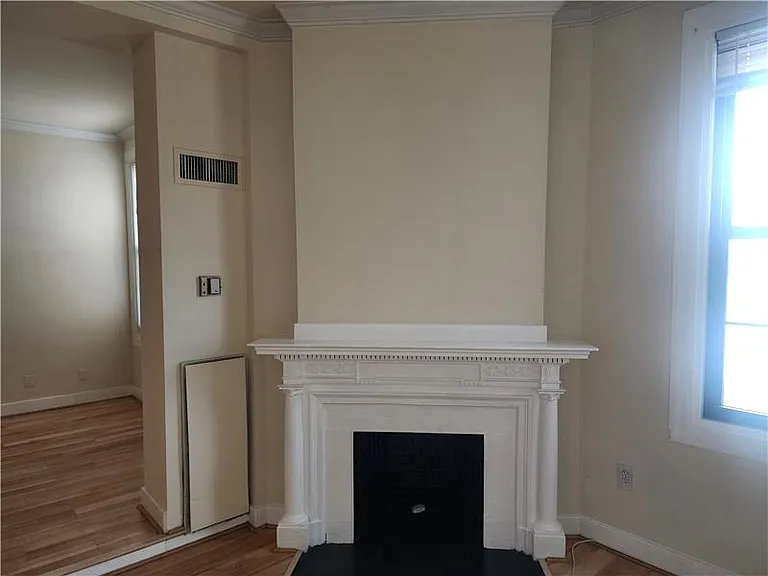 1 E Chase St #809 — Photo 10