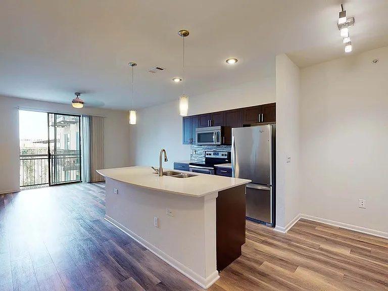 Residences at the Domain — Photo 69