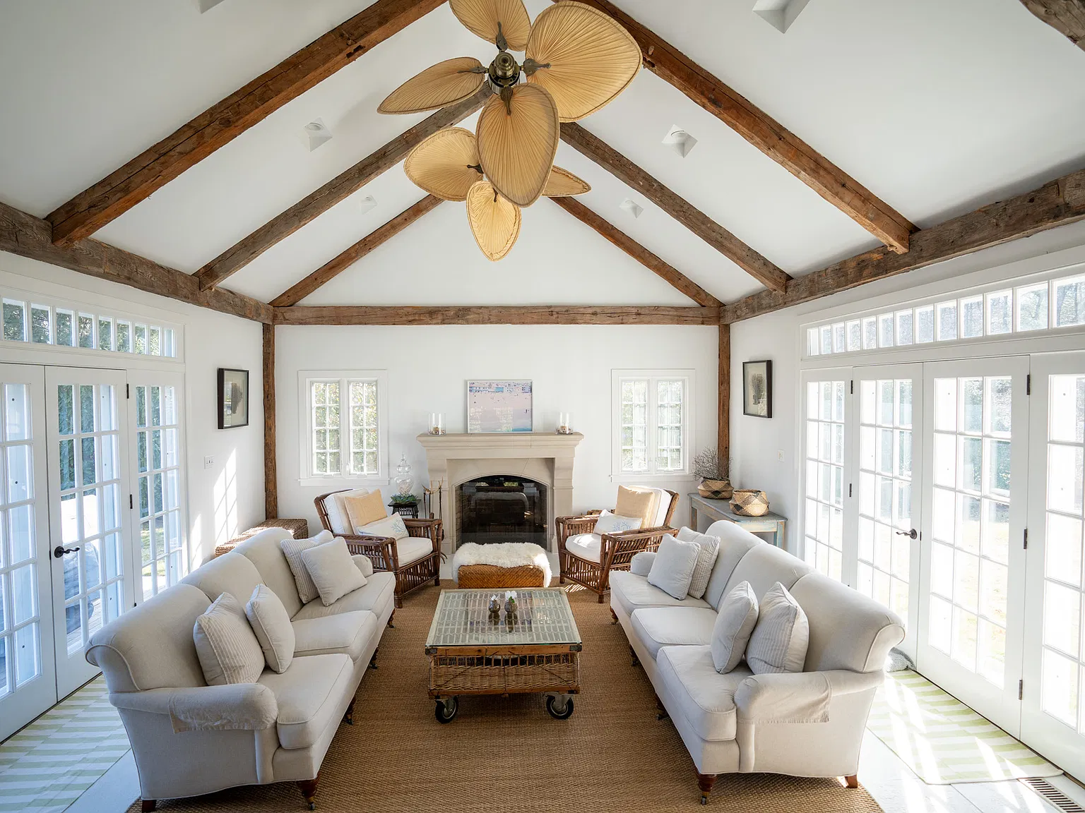 Beautifully Renovated Barn Style with Gunite Pool — Photo 3