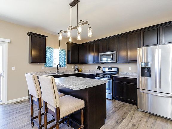 4th image of 68 Huntleigh Woods Ct