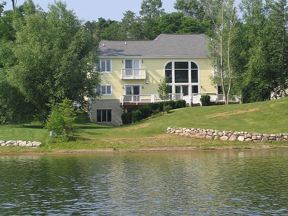 4th image of 9062 Softwater Woods Dr