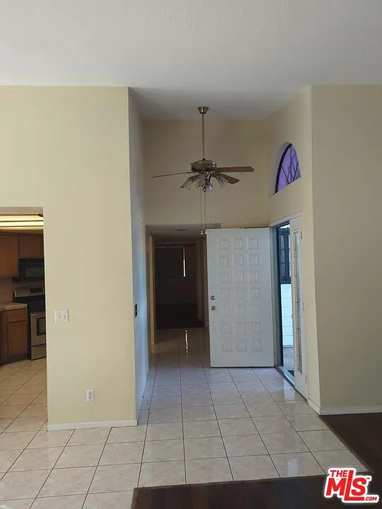 3 bed, 1451 sqft, $3,150 — Photo 4
