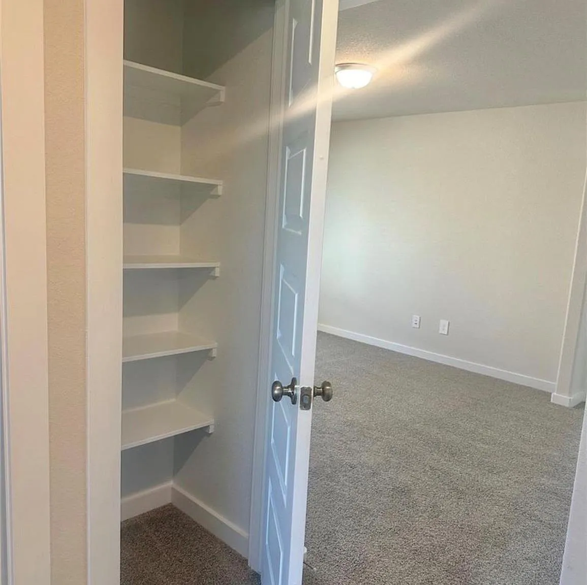 4 bed, 2.5 bath, 2040 sqft, $2,450 — Photo 3