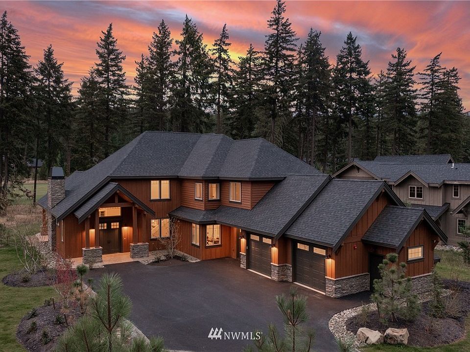 Welcome to your new construction golf course luxury home! 