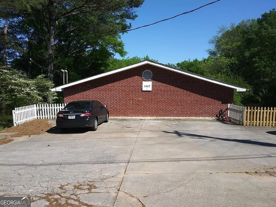 1457 Railroad Ave #4