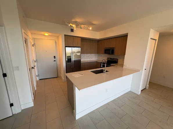 (undisclosed Address), North Miami Beach, FL 33160