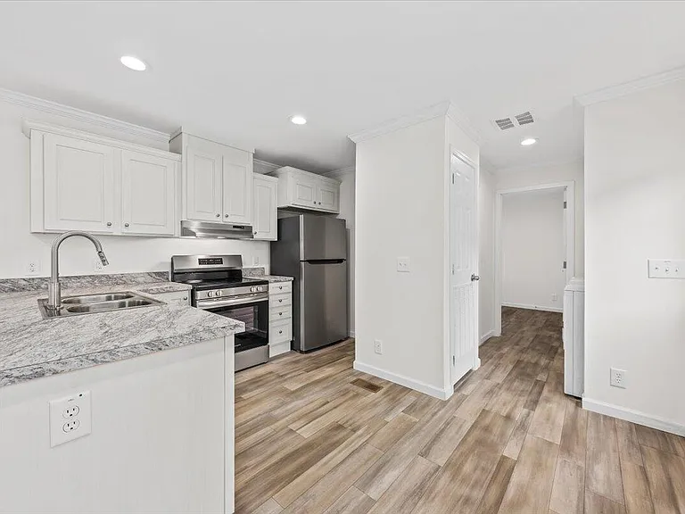 1156 Russell Dr #30 — Photo 7