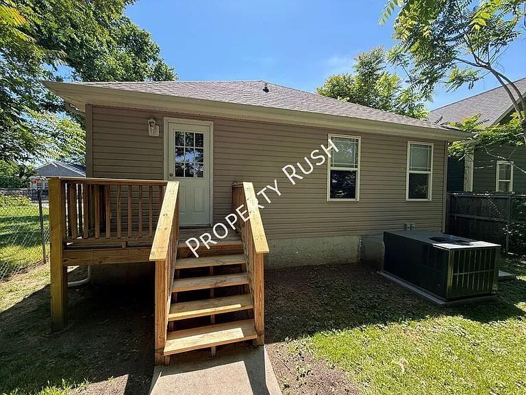 709 N Holly St — Photo 29
