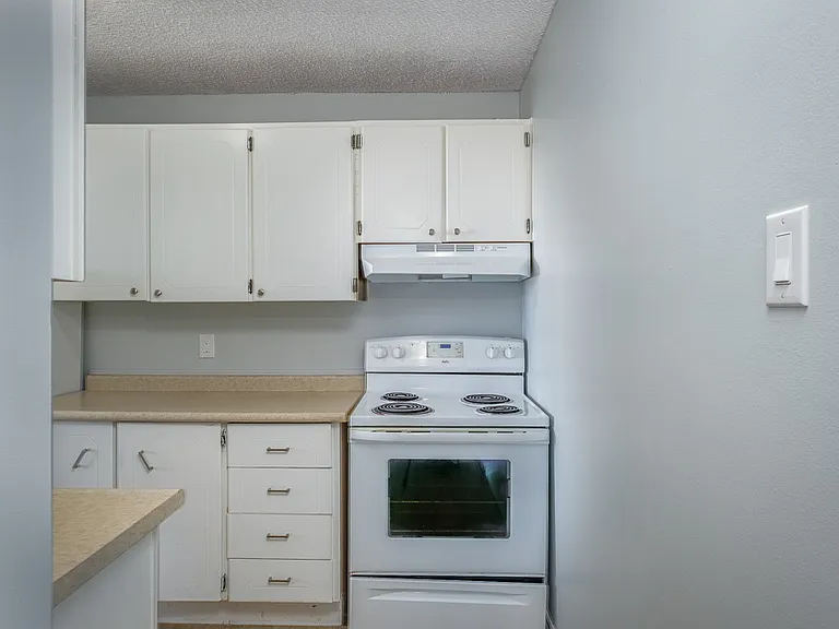 1103 Jalna Blvd #412 — Photo 4