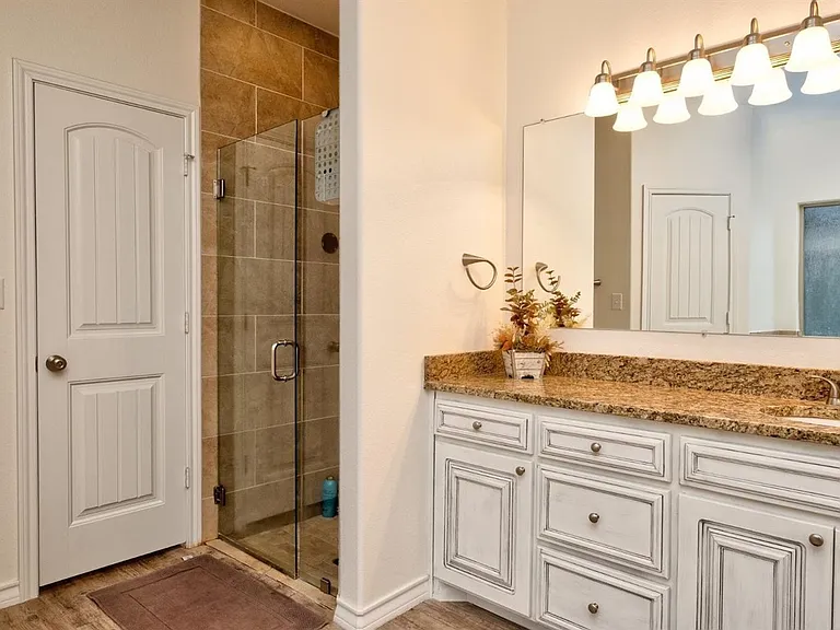 10408 Fulton Ave — Photo 9