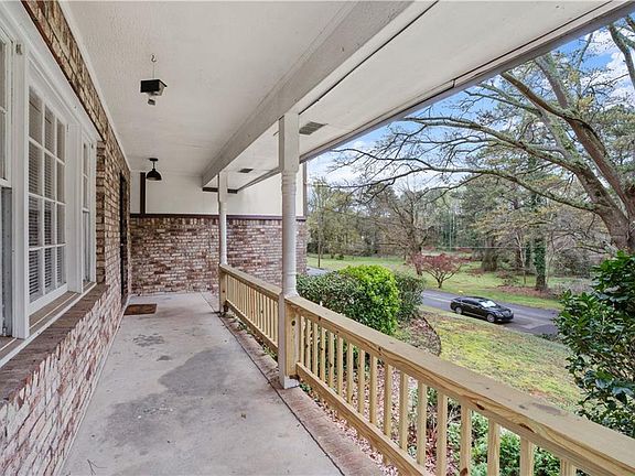 4th image of 656 Cheviot Dr