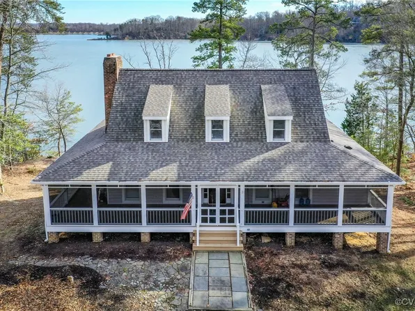 3 Neptune Ln, Montross, VA 22520