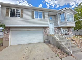 6101 S Dewdrops Dr, Kearns, UT 84118