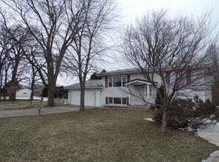 102 South St, Dodge Center, MN 55927