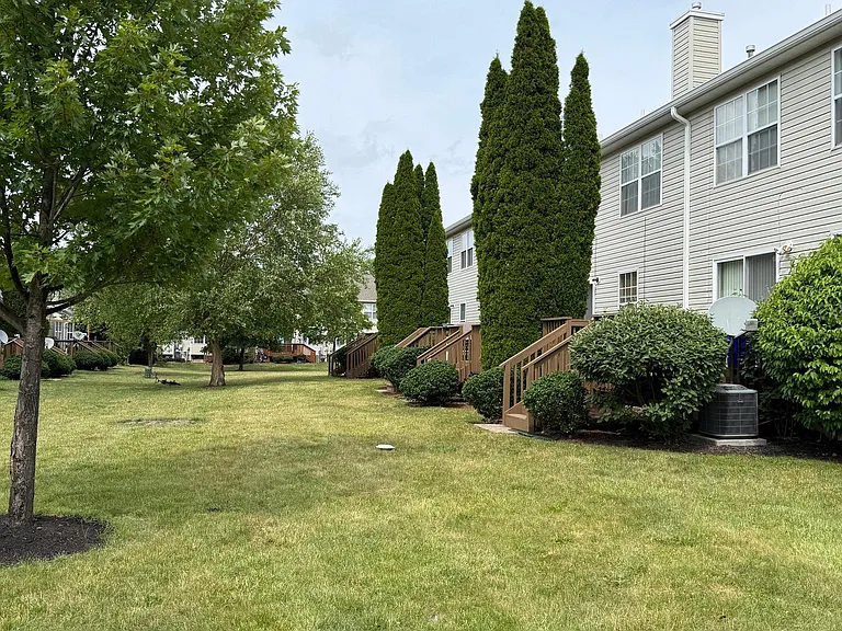 12 Ashley Ct — Photo 6