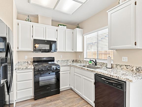 2nd image of 9389 Laguna Pointe Way