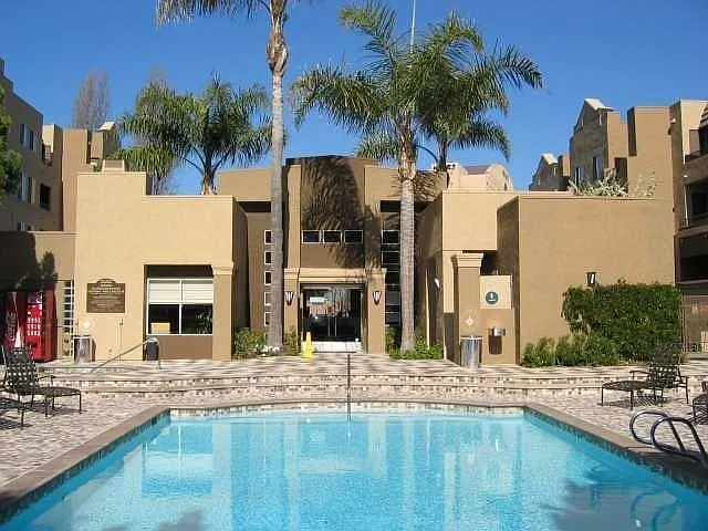 3550 Lebon Dr #6402