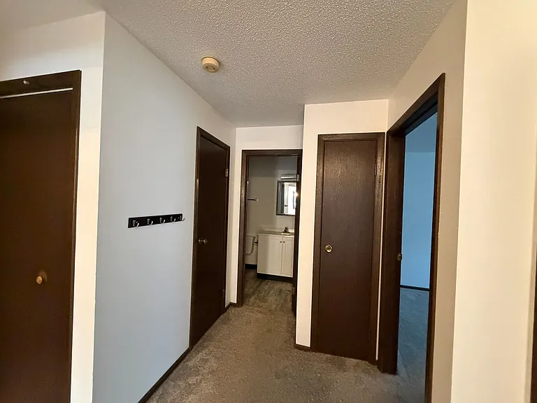 910 2nd Ave SW — Photo 16