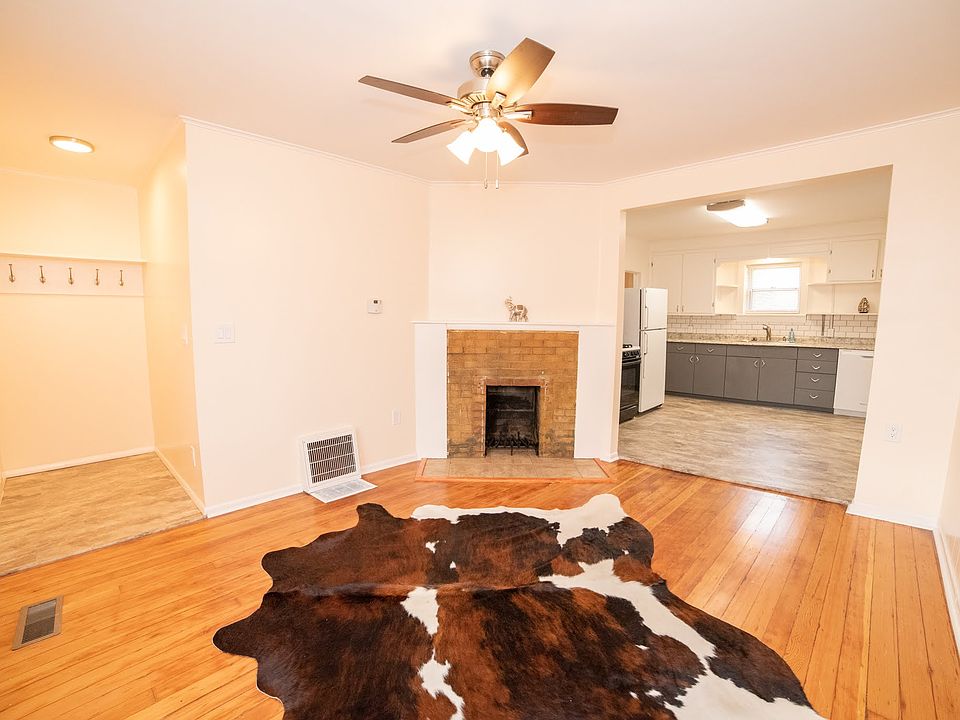 1st image of 815 7th Ave N #815
