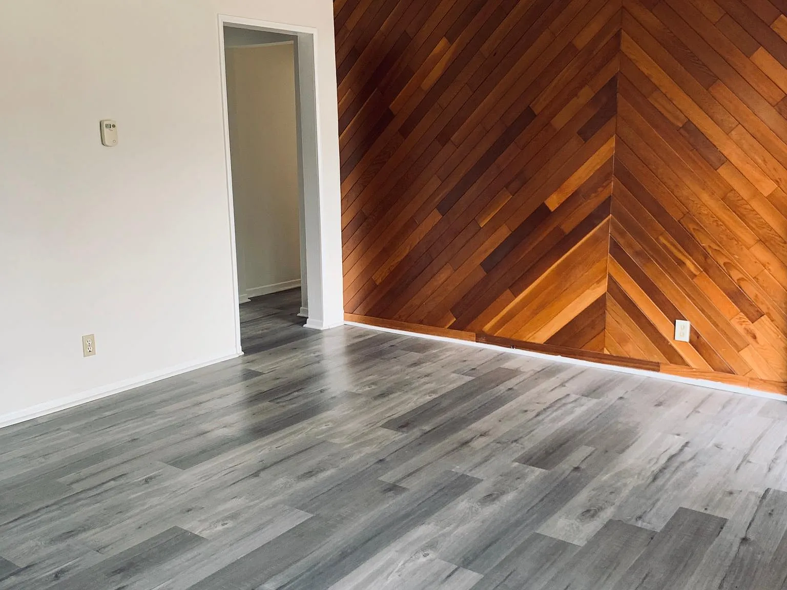 3 bed, 1008 sqft, $3,100 — Photo 2