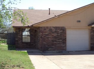 1100 Tall Oaks Dr, Midwest City, OK 73110