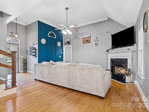 2nd image of 1024 Dove Meadows Dr