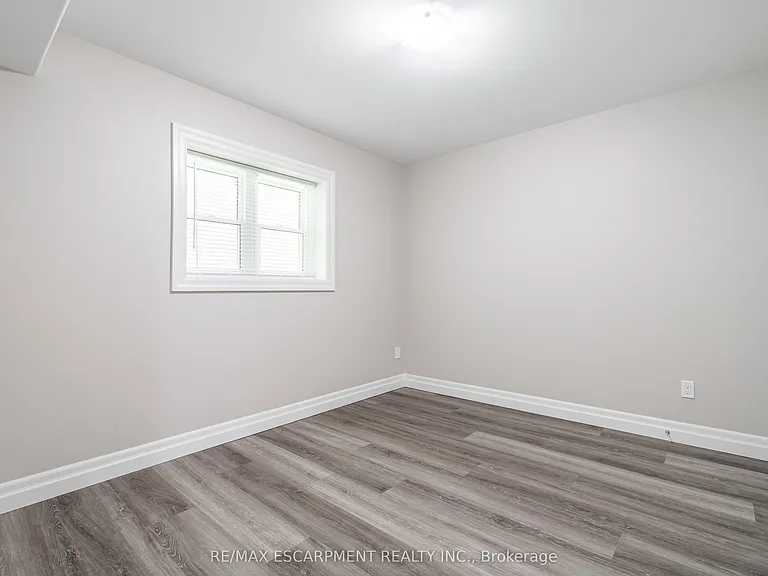 38 Viewpoint Ave #2 — Photo 9