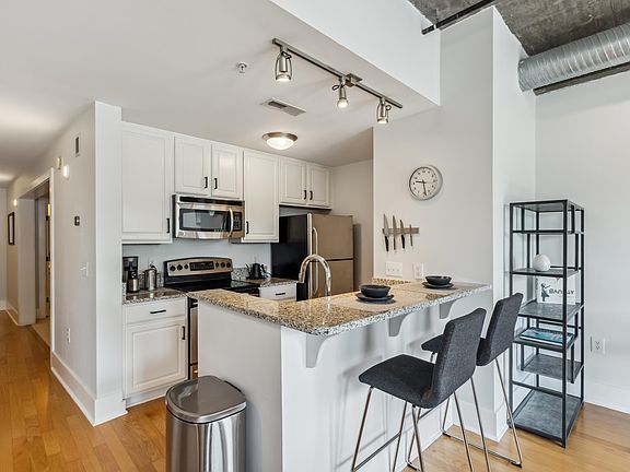 5th image of 444 Blount St #209