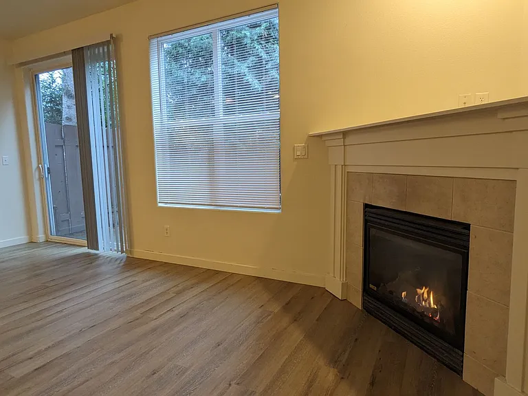 Halsey East Townhomes — Photo 58