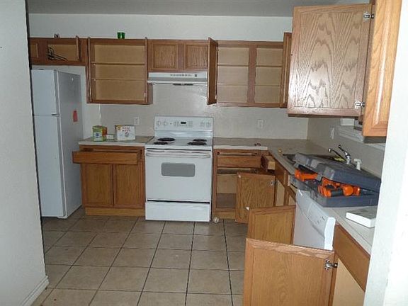 4th image of 901 N Bangor Ave