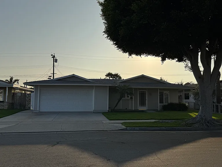 19361 Jerrilyn Ln — Photo 1
