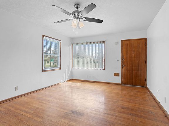 5th image of 8127 NE Beech St #8133