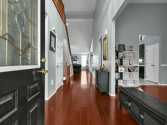 2nd image of 1895 Creekview Dr