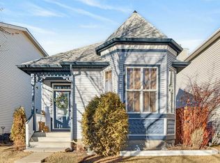 331 S Prestwick Hts SE, Calgary, AB T2Z 4H7