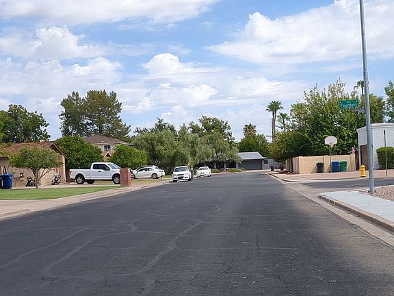 4th image of 1026 N Hunt Dr