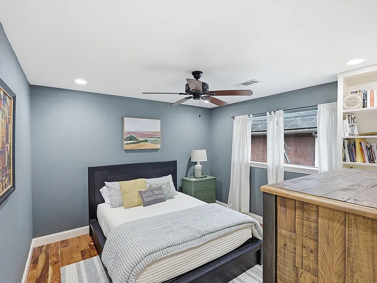 14840 Knollview Dr — Photo 36