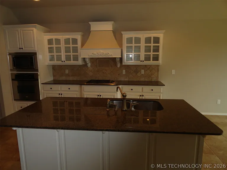 11017 S Lawrence St — Photo 22