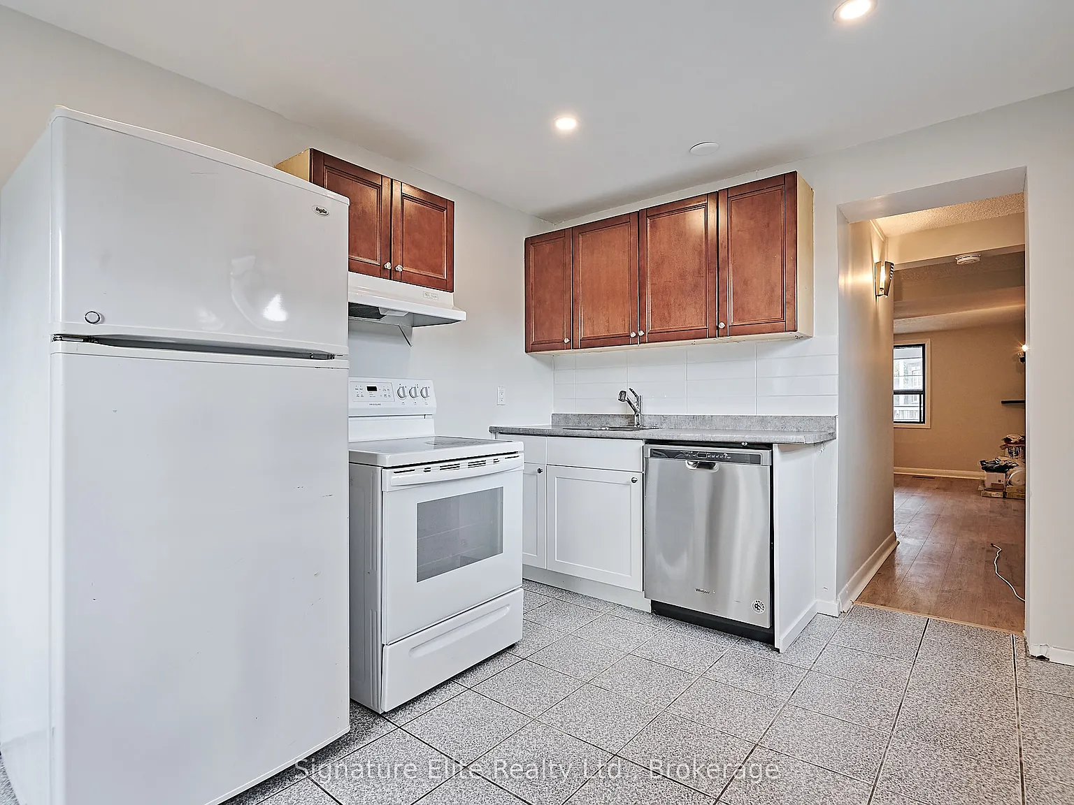 3 bed, $2,595 — Photo 4