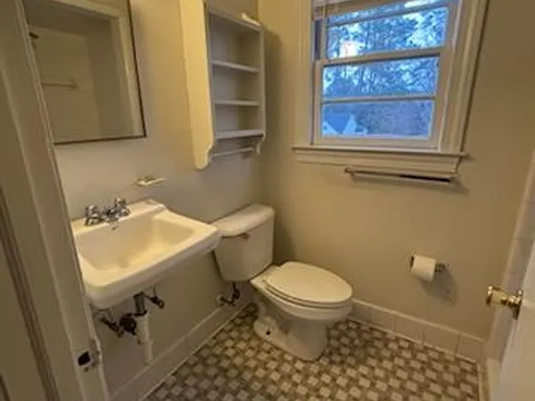 1803 E 6th St #4 — Photo 5
