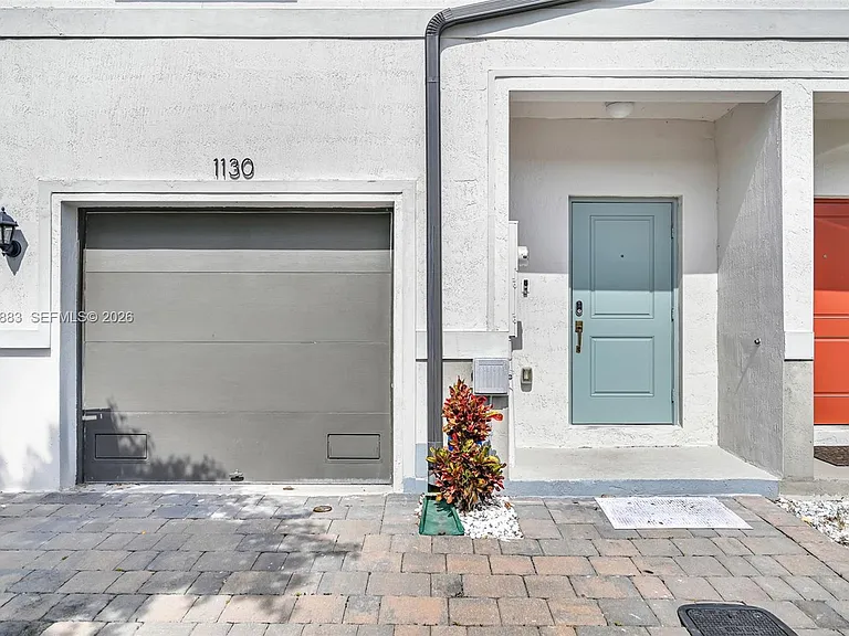 1130 SW 6th Ct — Photo 15