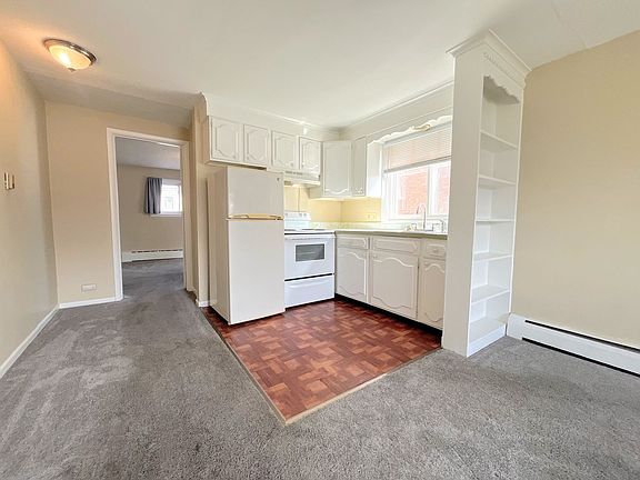 3rd image of 2662 Sheridan Dr Unit 3