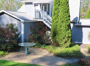1514 Straits Tpke, Middlebury, CT 06762