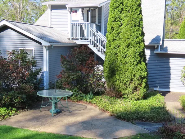 1514 Straits Tpke, Middlebury, CT 06762