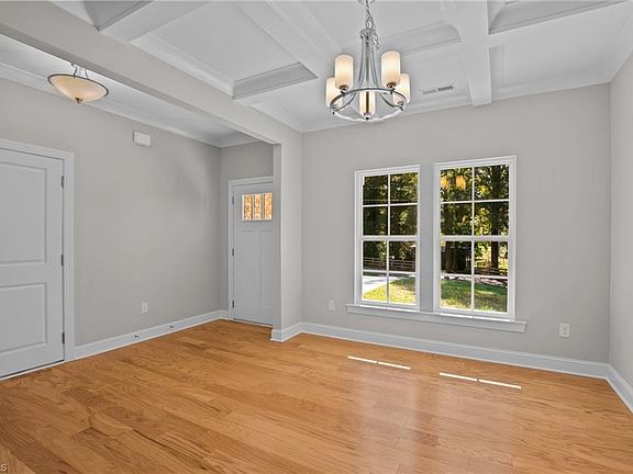 5th image of 5445 Foxdale Dr