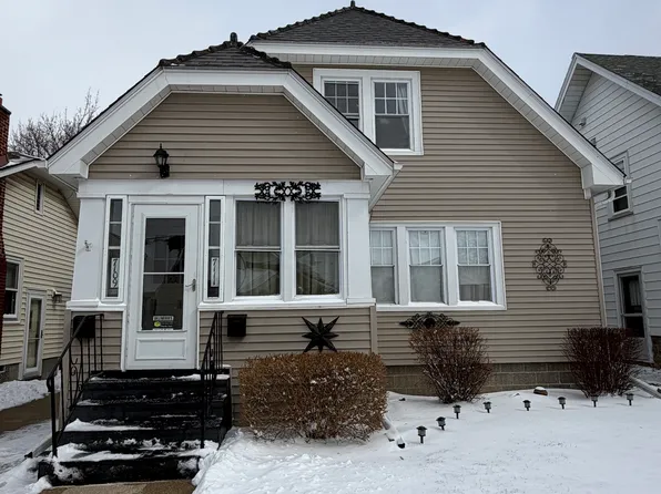 7109 37th Ave #7111, Kenosha, WI 53142