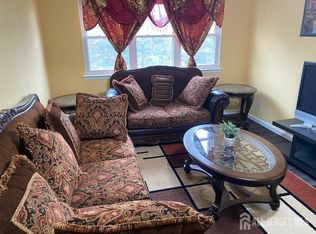 447 College Dr, Edison, NJ 08817