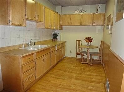 5th image of 904 S Claremont Ave #904