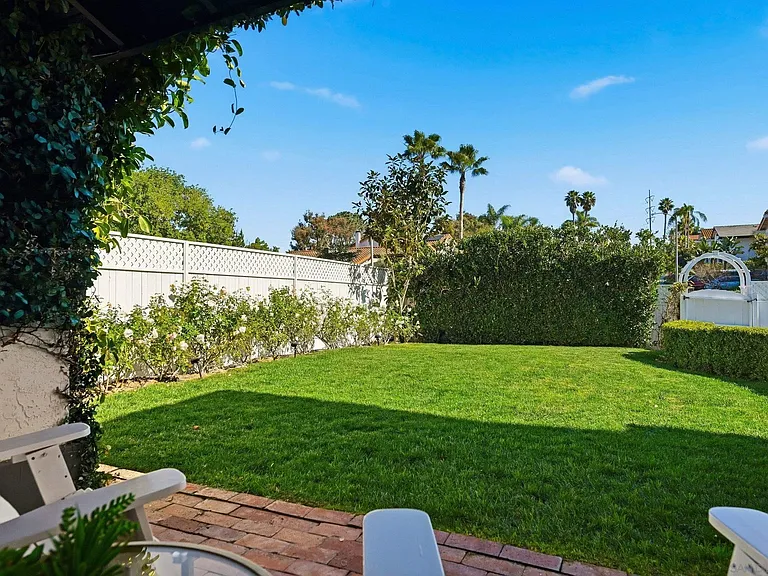 114 Cerro St — Photo 31