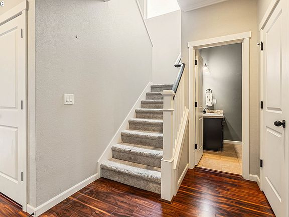 5th image of 3665 P Loop